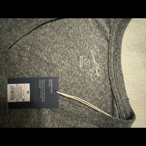 Universal Thread Promoted to Aunt T-Shirt - Picture 3 of 4